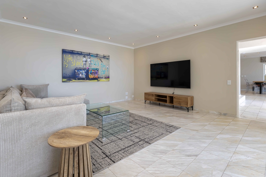 To Let 6 Bedroom Property for Rent in Bantry Bay Western Cape